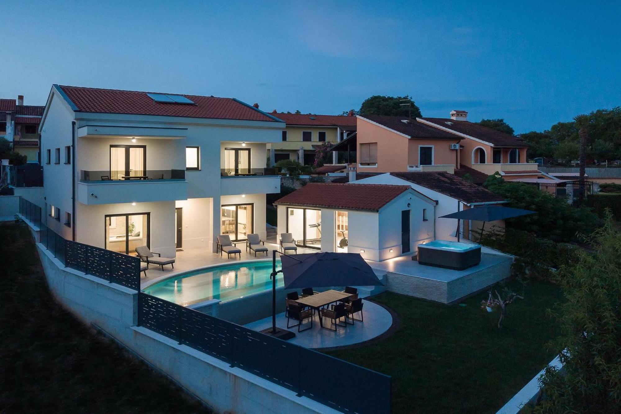 Villa Cascada Muntic Exterior photo